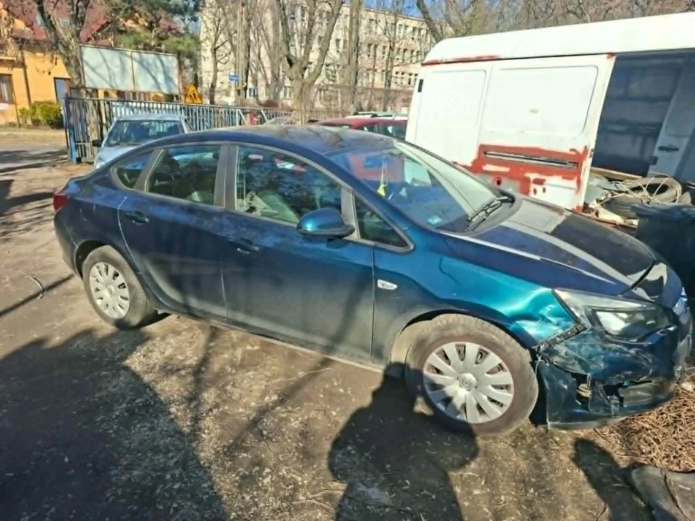 PrawdziweZdjecieNaprawianegoPojazdu 23